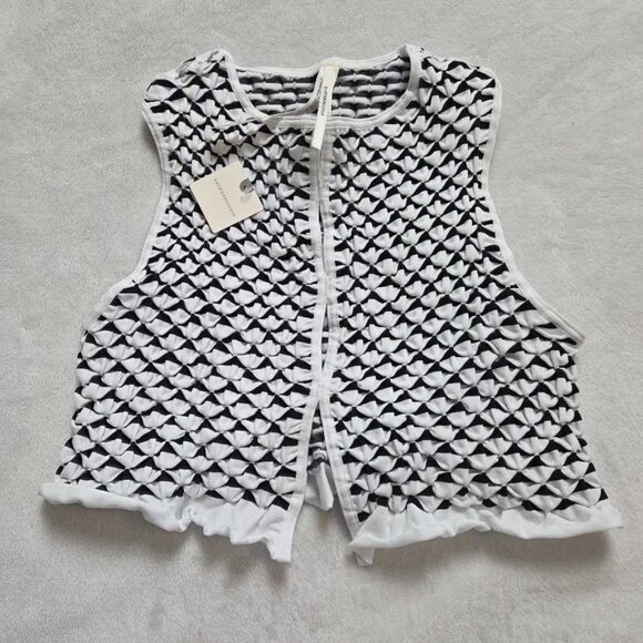 New L/XL By Anthropologie smocked keyhole cropped tank top - Picture 4 of 10